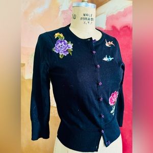 like new LUCKY BRAND sweater Asian accents, birds flowers , knotted buttons